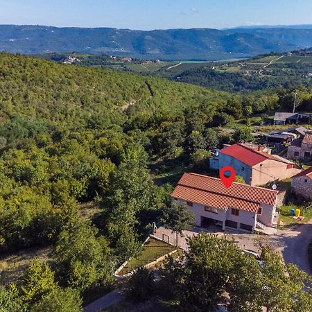2 Bedroom Amazing Home In Rakotule Екстер'єр фото
